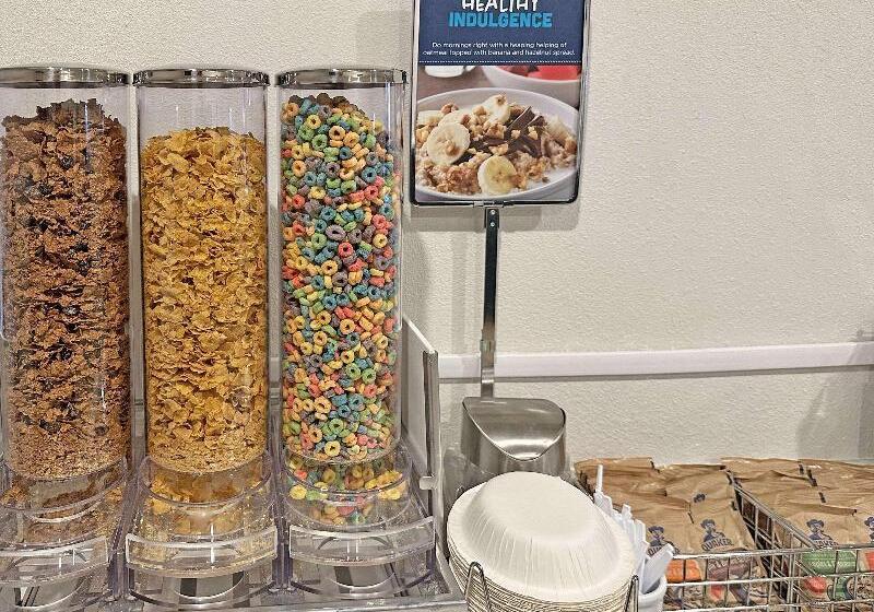 בית מלון כפרי Clarion Pointe Winslow I 40