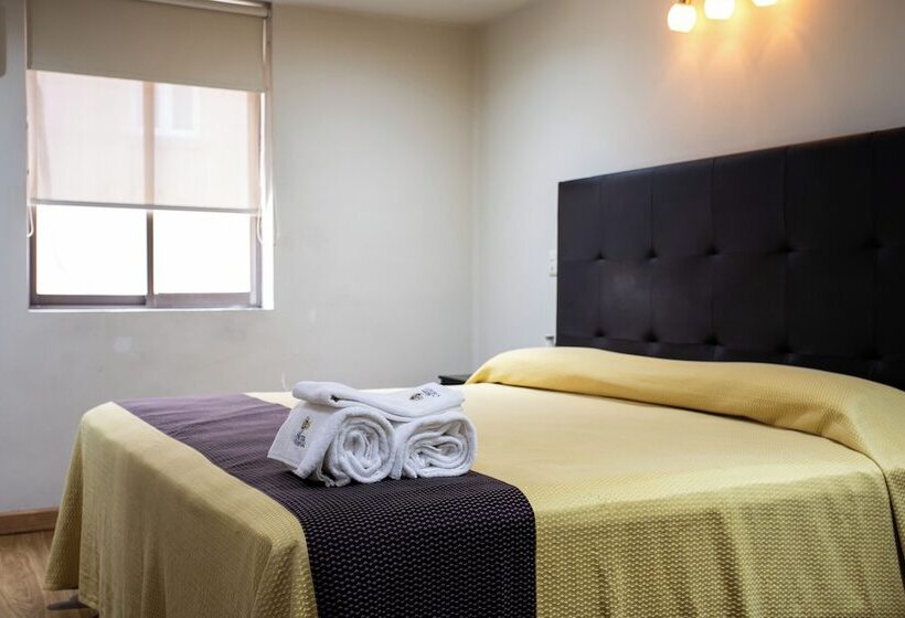 בית מלון כפרי Colonial