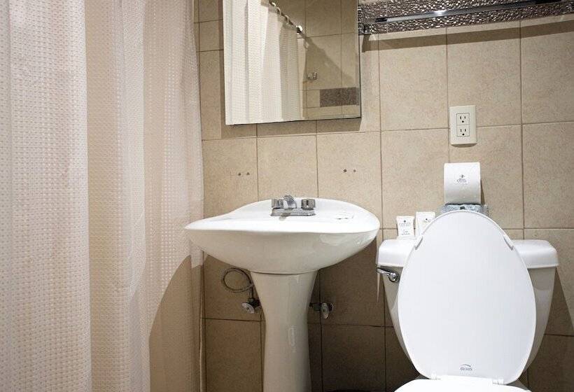 בית מלון כפרי Colonial