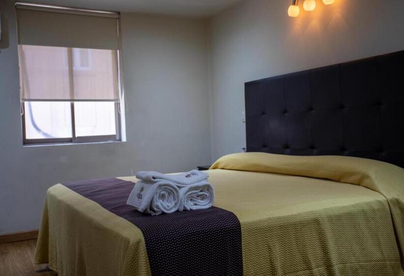 בית מלון כפרי Colonial