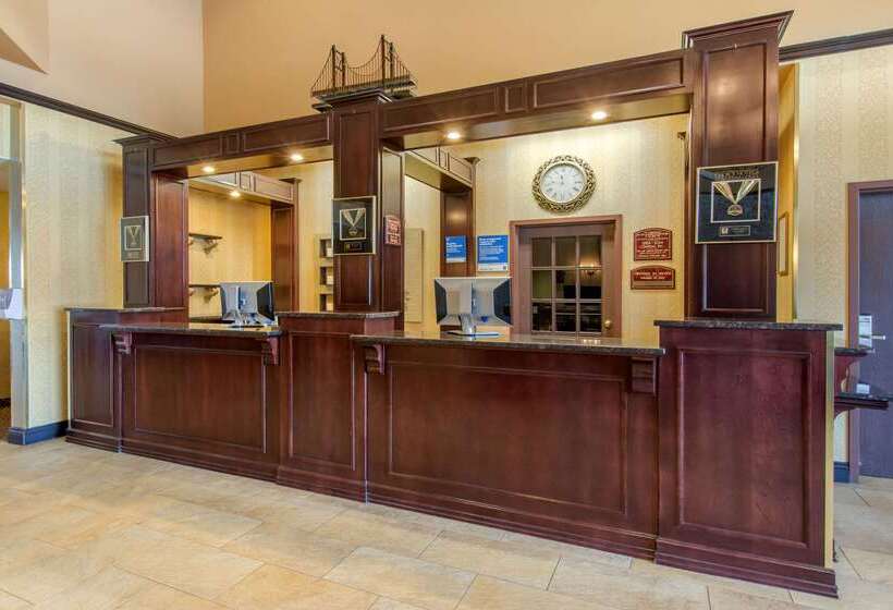 ホテル Comfort Inn & Suites