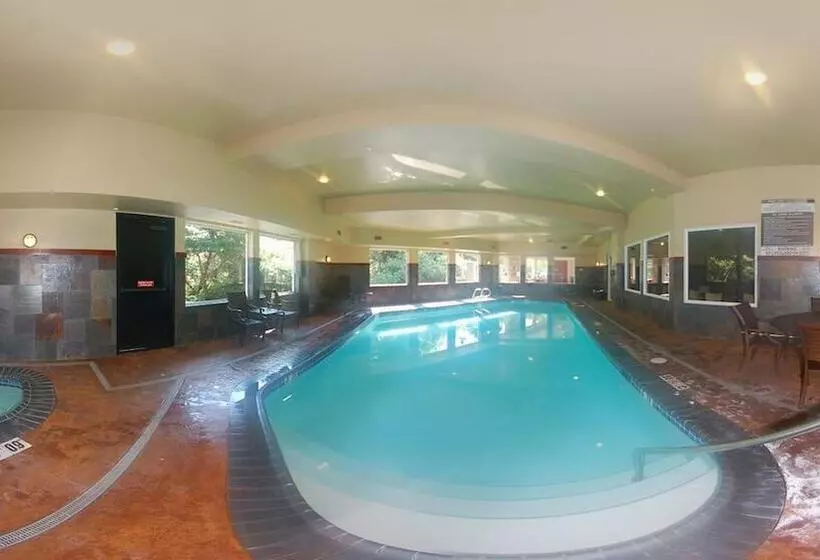 בית מלון כפרי Comfort Inn & Suites