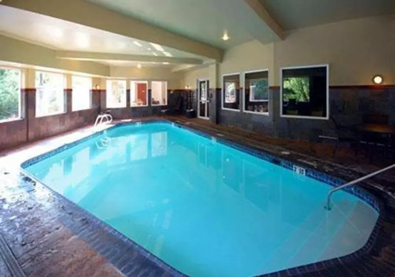 בית מלון כפרי Comfort Inn & Suites