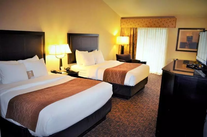 בית מלון כפרי Comfort Inn & Suites