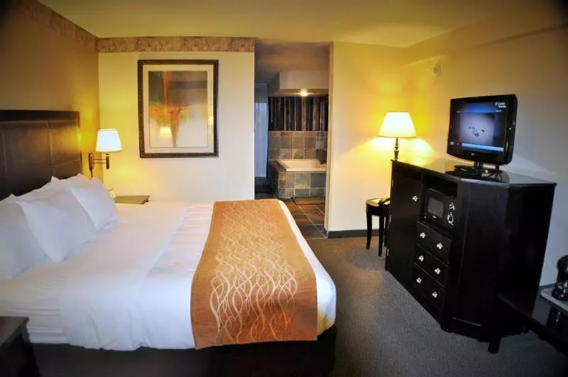 בית מלון כפרי Comfort Inn & Suites