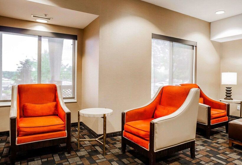 Отель Comfort Suites Independence  Kansas City