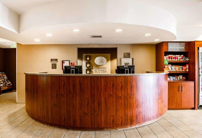 Отель Comfort Suites Independence  Kansas City