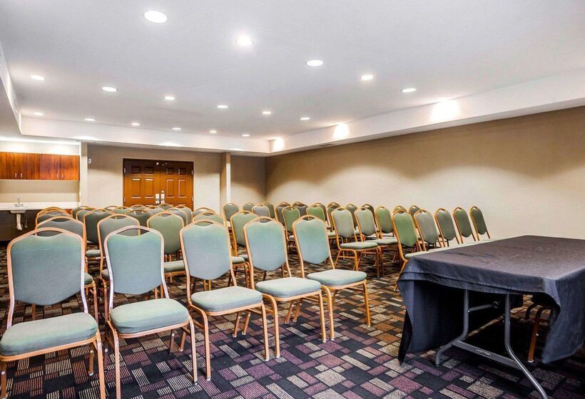 Отель Comfort Suites Independence  Kansas City