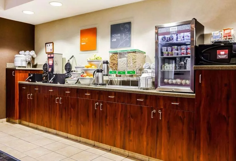 호텔 Comfort Suites Independence  Kansas City