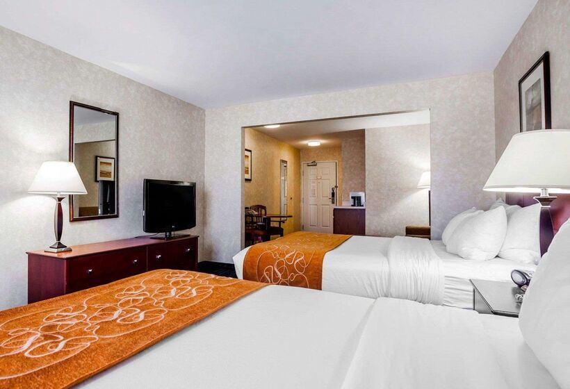 Отель Comfort Suites Independence  Kansas City