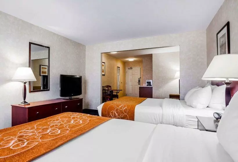 호텔 Comfort Suites Independence  Kansas City