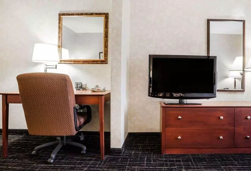 호텔 Comfort Suites Independence  Kansas City