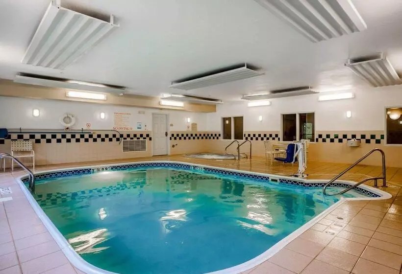 호텔 Comfort Suites Independence  Kansas City