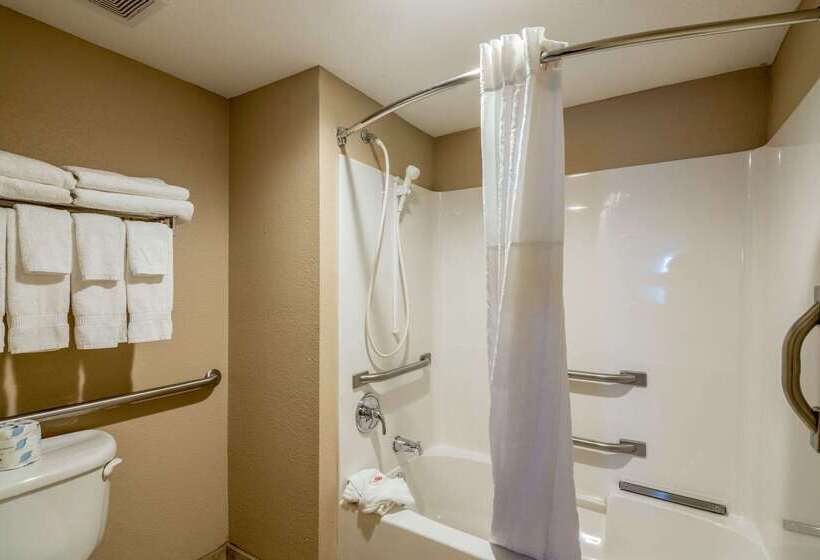 فندق Comfort Suites