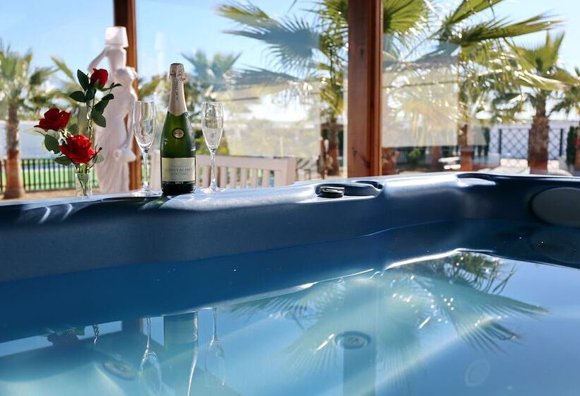 Отель Cortijo Los Naranjos De San Juan