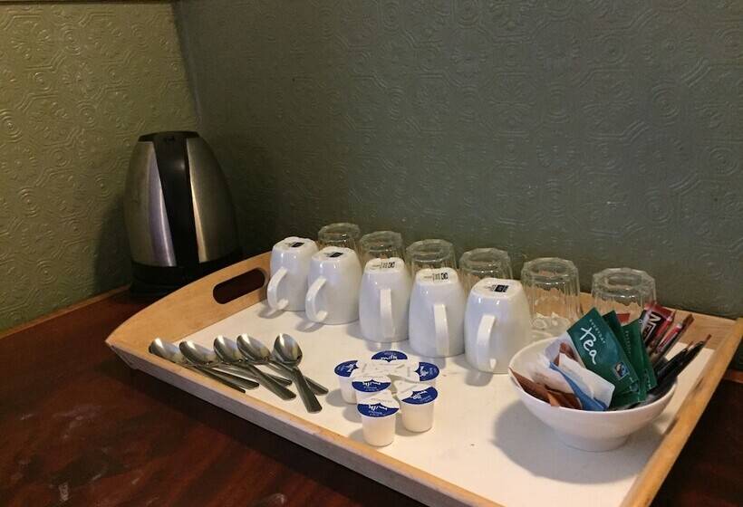 هتل Edinburgh House