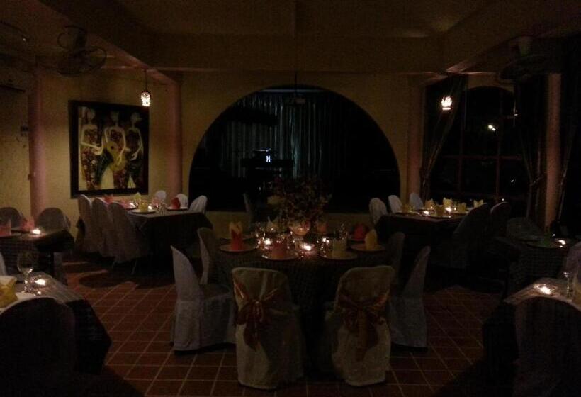 فندق Ekman Garden Resort