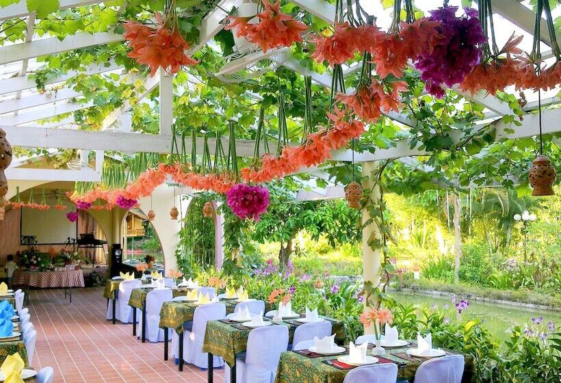 فندق Ekman Garden Resort