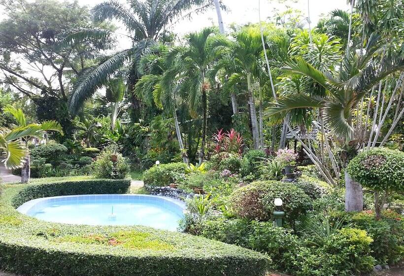 فندق Ekman Garden Resort