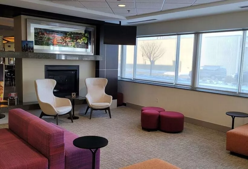 هتل Hilton Garden Inn Mankato Downtown