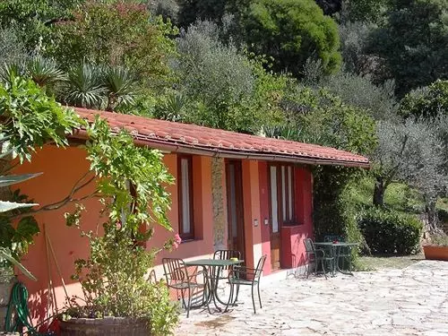 בית מלון כפרי Le Capanne