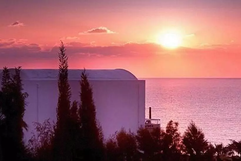 Отель Theo Sunset Bay