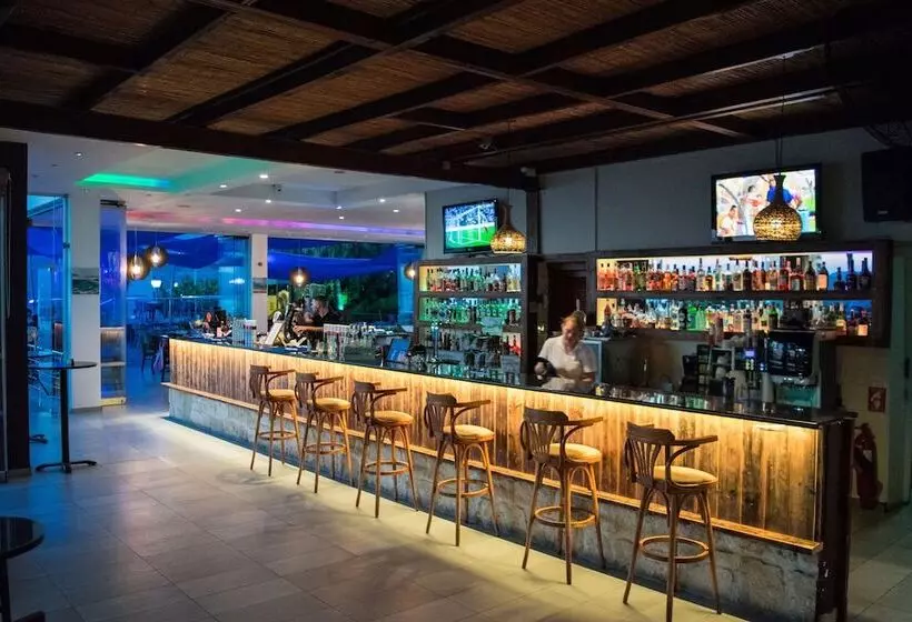 Отель Theo Sunset Bay