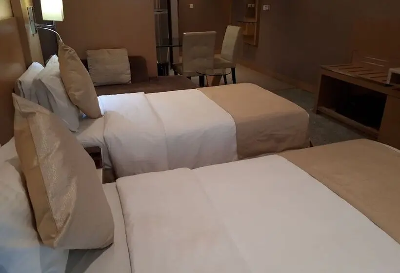 استراحتگاه Residence Inn By Marriott Sheikh Zayed Road, Dubai