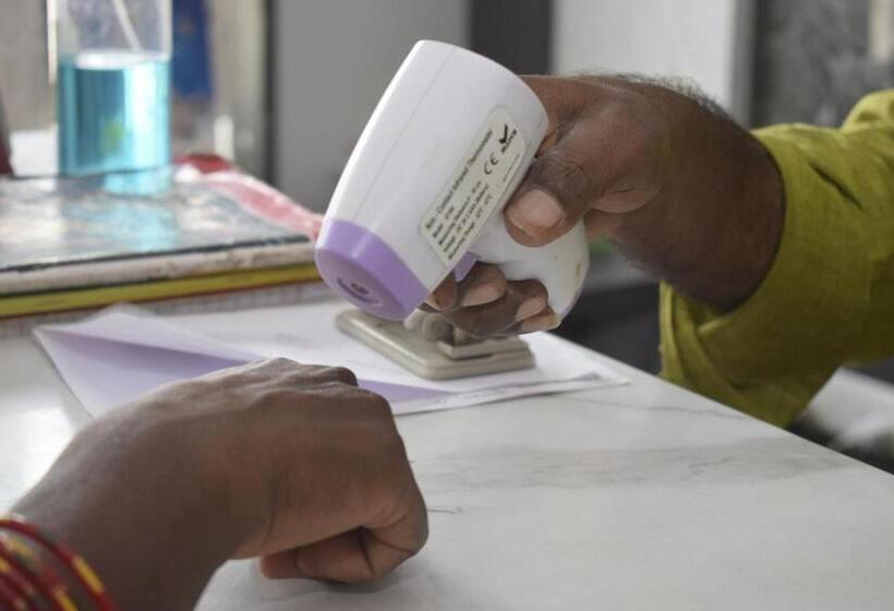 فندق Classio Residency