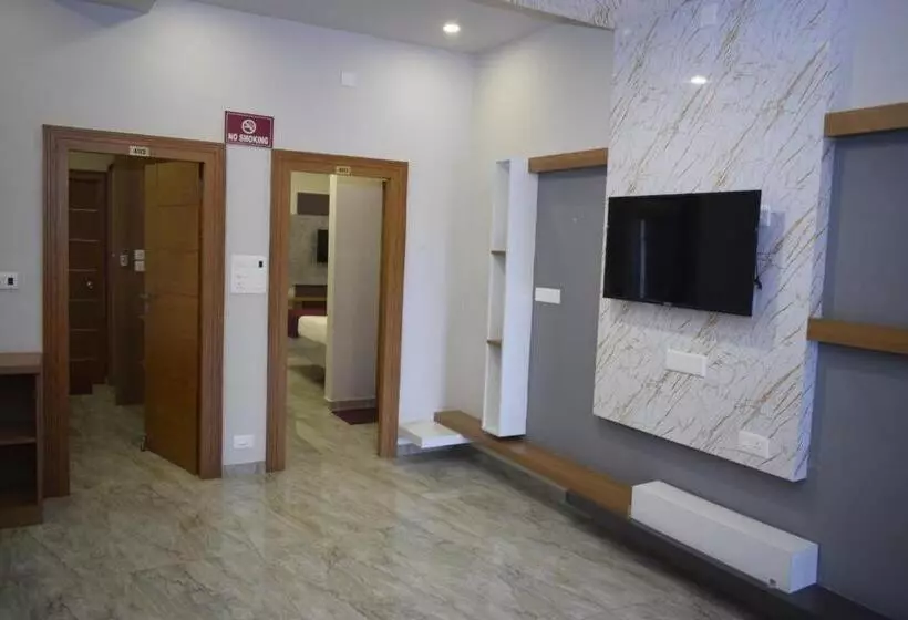 هتل Classio Residency