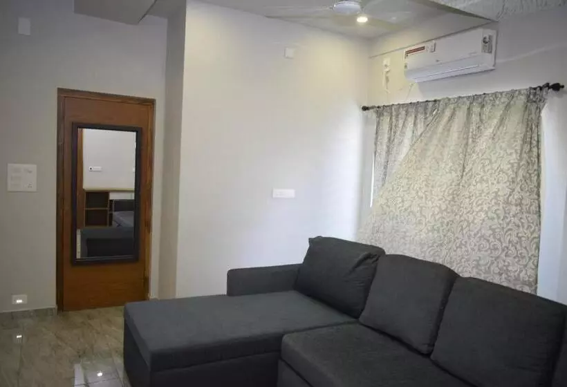 هتل Classio Residency