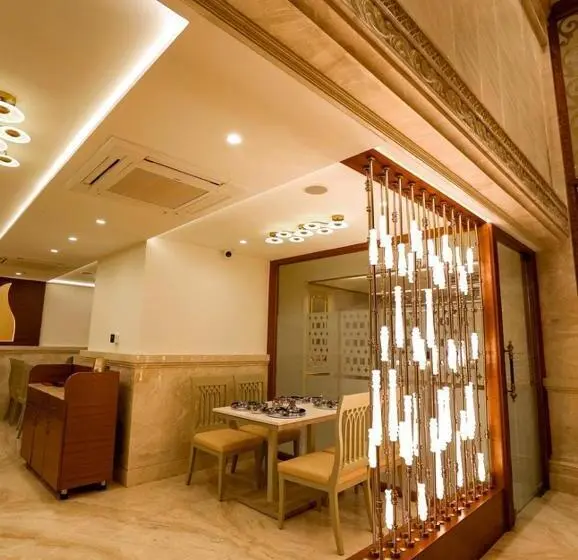 هتل Gopuram Residency