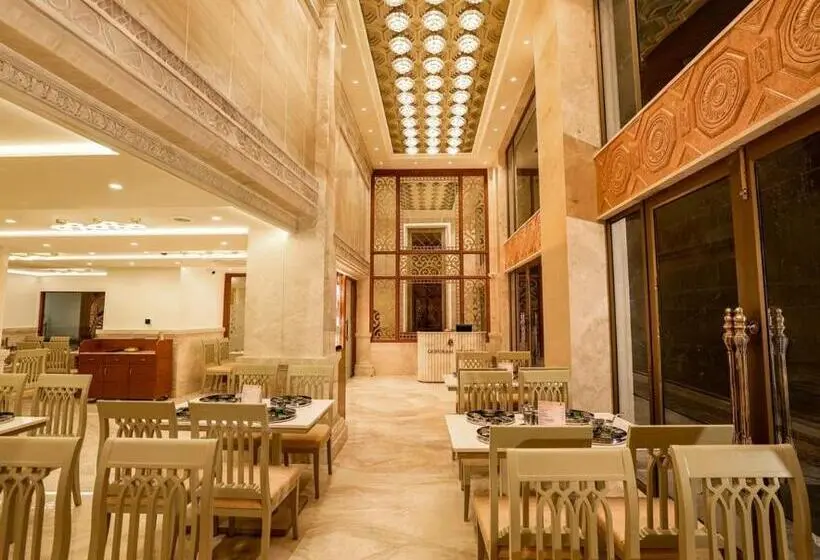 هتل Gopuram Residency