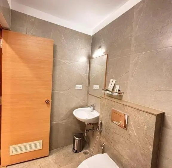هتل Gopuram Residency