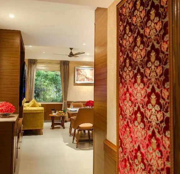 هتل Gopuram Residency