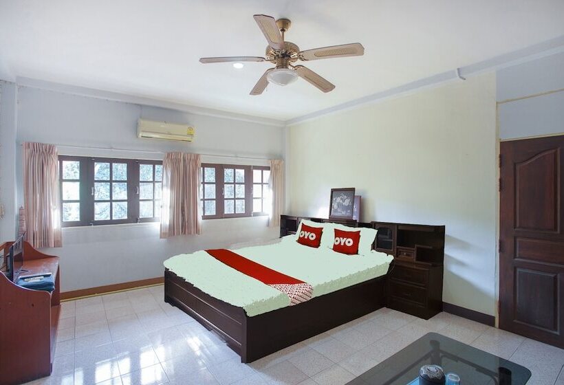 בית מלון כפרי Oyo 75357 Thipsiri Home