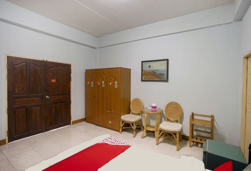 בית מלון כפרי Oyo 75357 Thipsiri Home