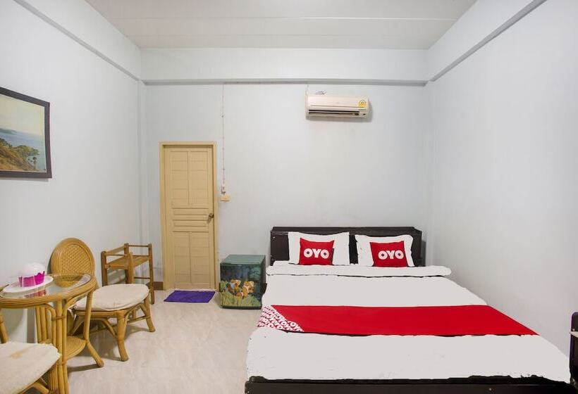 בית מלון כפרי Oyo 75357 Thipsiri Home