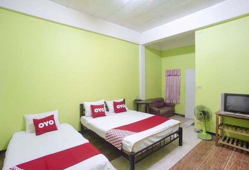 בית מלון כפרי Oyo 75357 Thipsiri Home