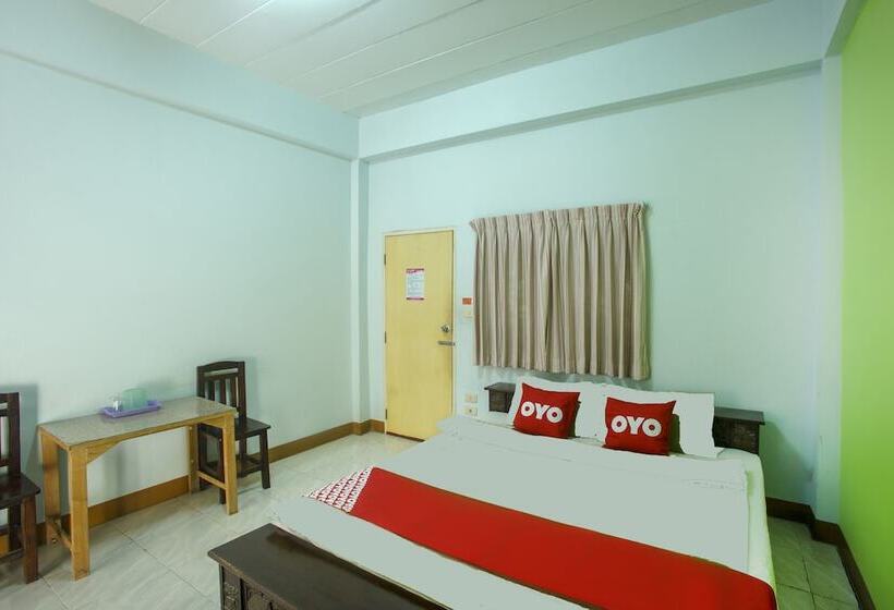 בית מלון כפרי Oyo 75357 Thipsiri Home