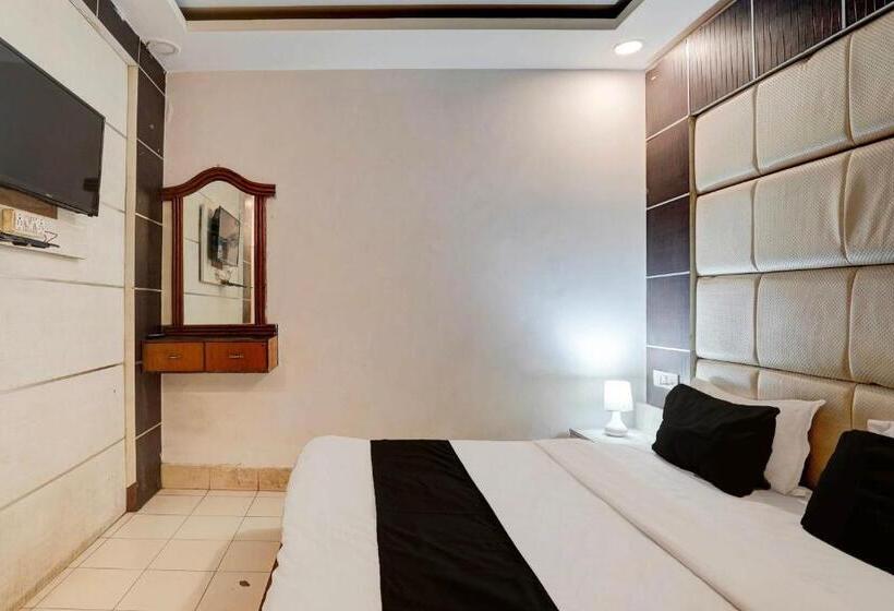 בית מלון כפרי Oyo 75572  Neel