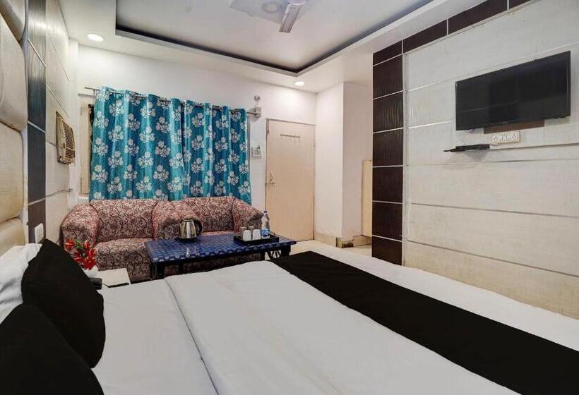 בית מלון כפרי Oyo 75572  Neel