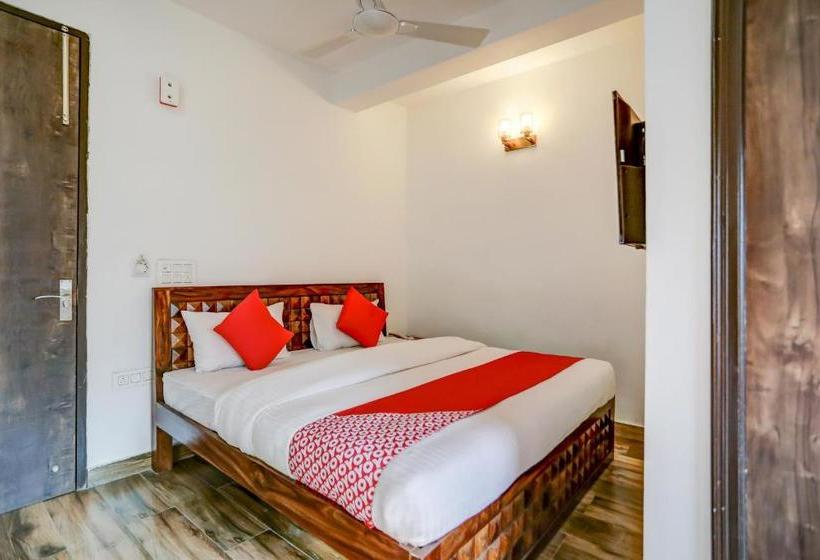 Hotel Oyo 76554 Blu Lagoon