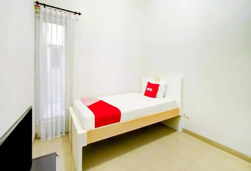 ホテル Oyo 90006 Dieng Ellen S House Syariah