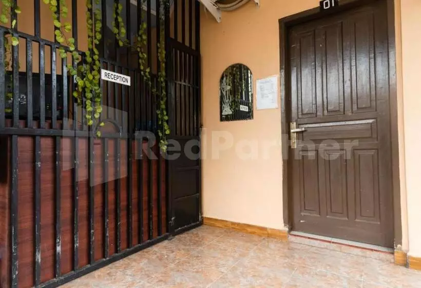 ホテル Teratai Guesthouse At Rs Adam Malik Medan Mitra Reddoorz