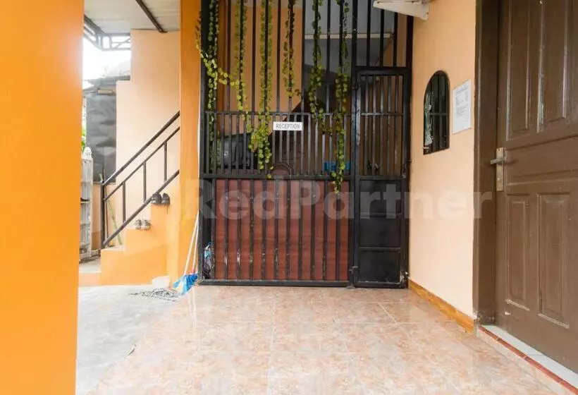 ホテル Teratai Guesthouse At Rs Adam Malik Medan Mitra Reddoorz