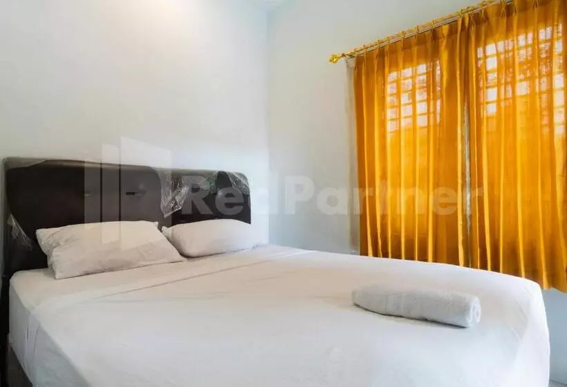 ホテル Teratai Guesthouse At Rs Adam Malik Medan Mitra Reddoorz
