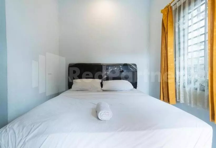 ホテル Teratai Guesthouse At Rs Adam Malik Medan Mitra Reddoorz