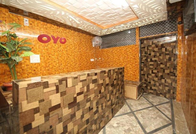 Hotelli Vaccinated Staff Spot On 74621  E Square Nxt