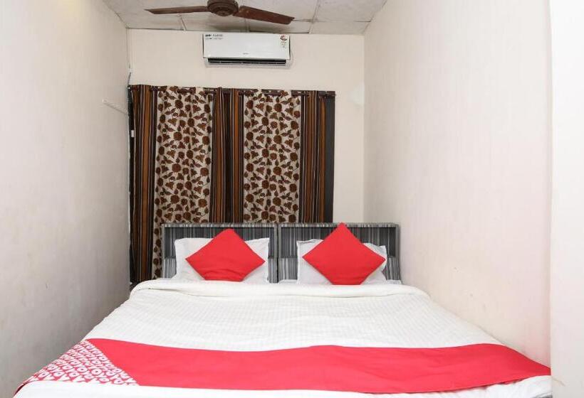 Hotelli Vaccinated Staff Spot On 74621  E Square Nxt